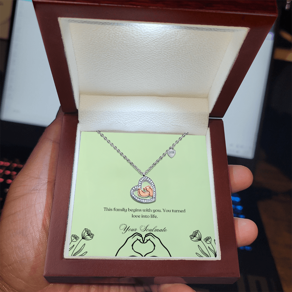 Baby feet necklace in a wooden box with LED